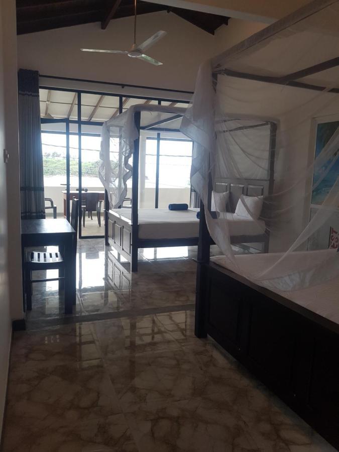 Sea Port Hiriketiya Bed & Breakfast Диквела Екстериор снимка