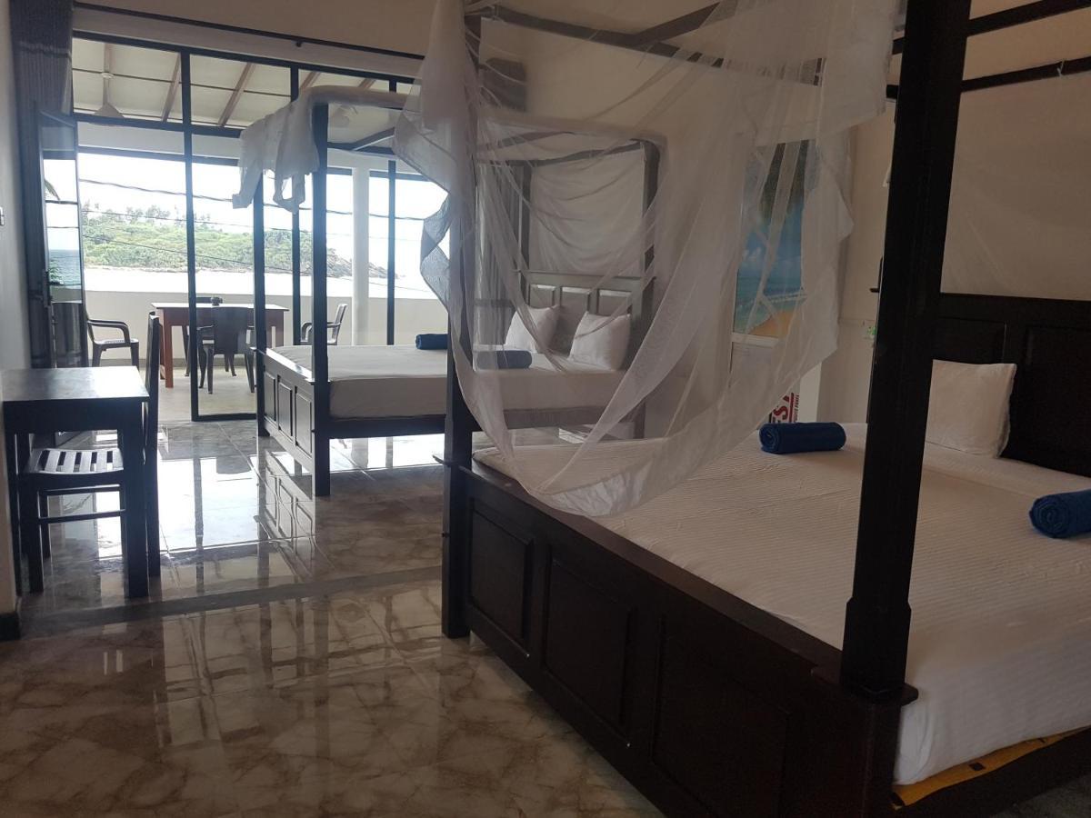 Sea Port Hiriketiya Bed & Breakfast Диквела Екстериор снимка