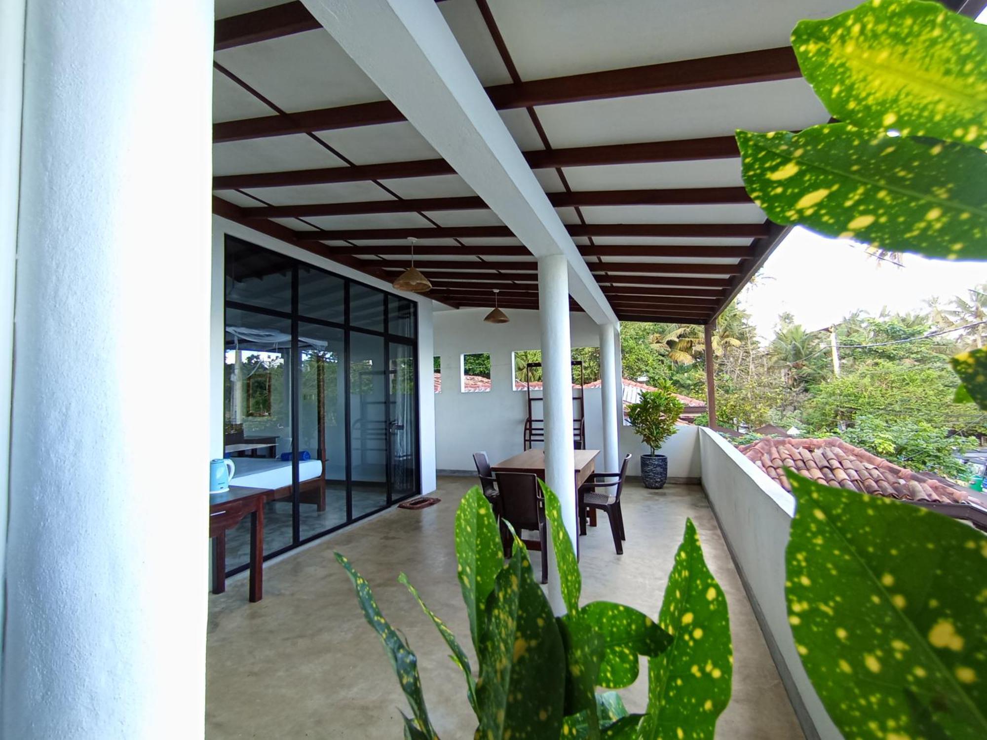 Sea Port Hiriketiya Bed & Breakfast Диквела Екстериор снимка